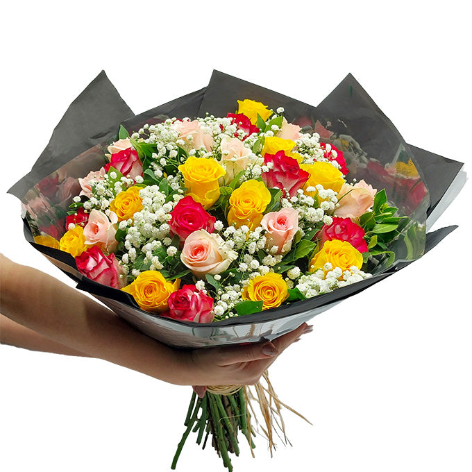 Buquê Real de Rosas Multicoloridas 24 Rosas Colombianas