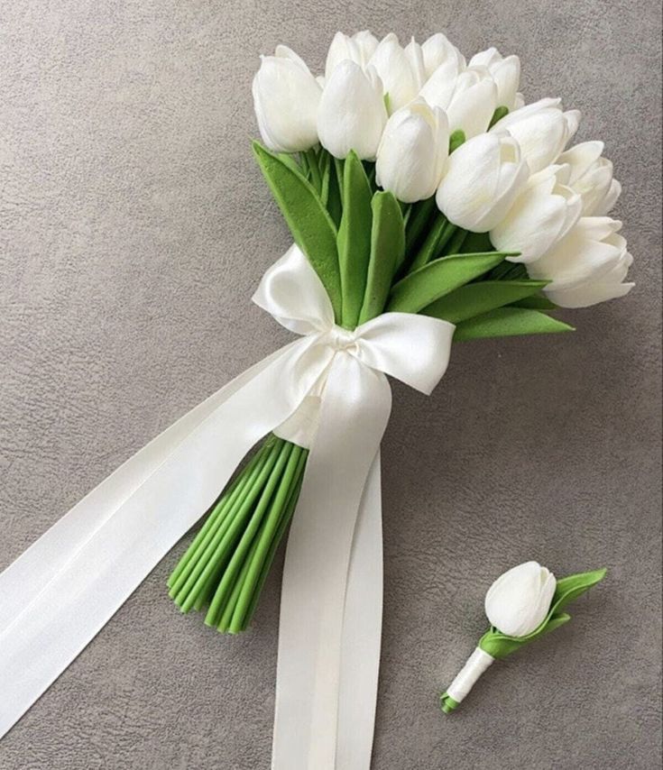 Bridal Bouquet with White Tulips – Classic Elegance