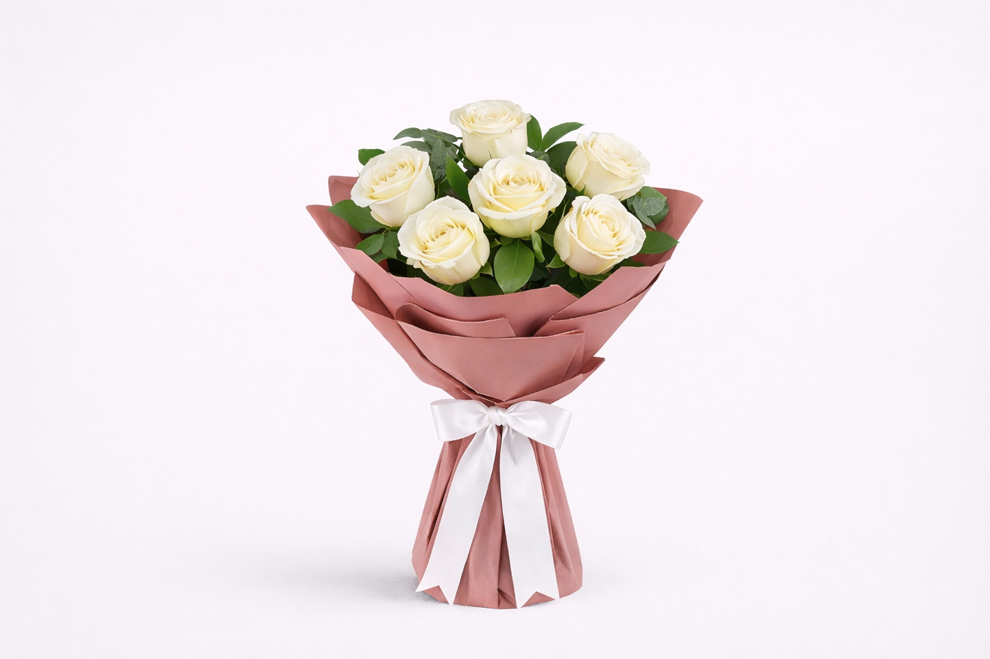 Bouquet with 6 Natural White Colombian Roses – Elegant and Delicate Design