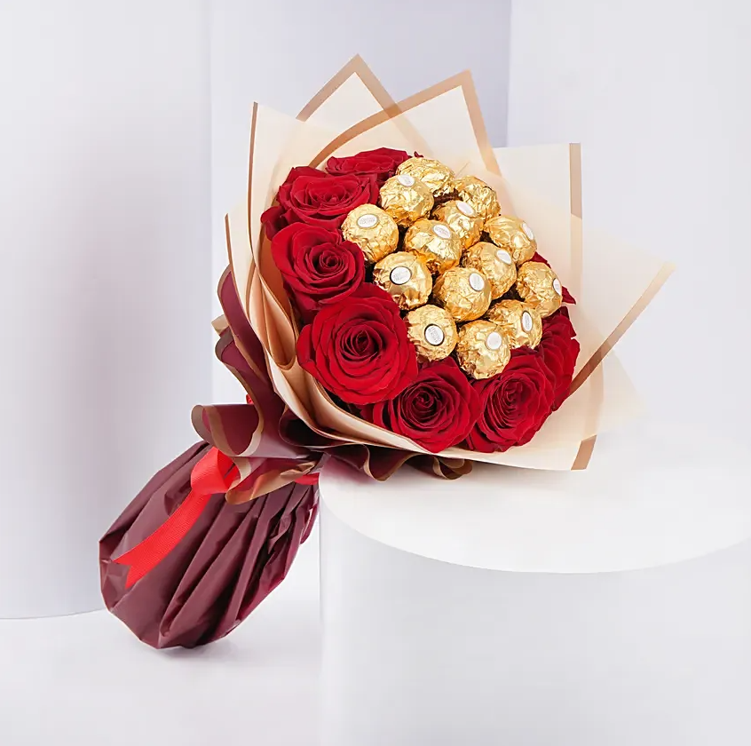 Bouquet of Red Roses with Ferrero Rocher - Elegance and Sweetness