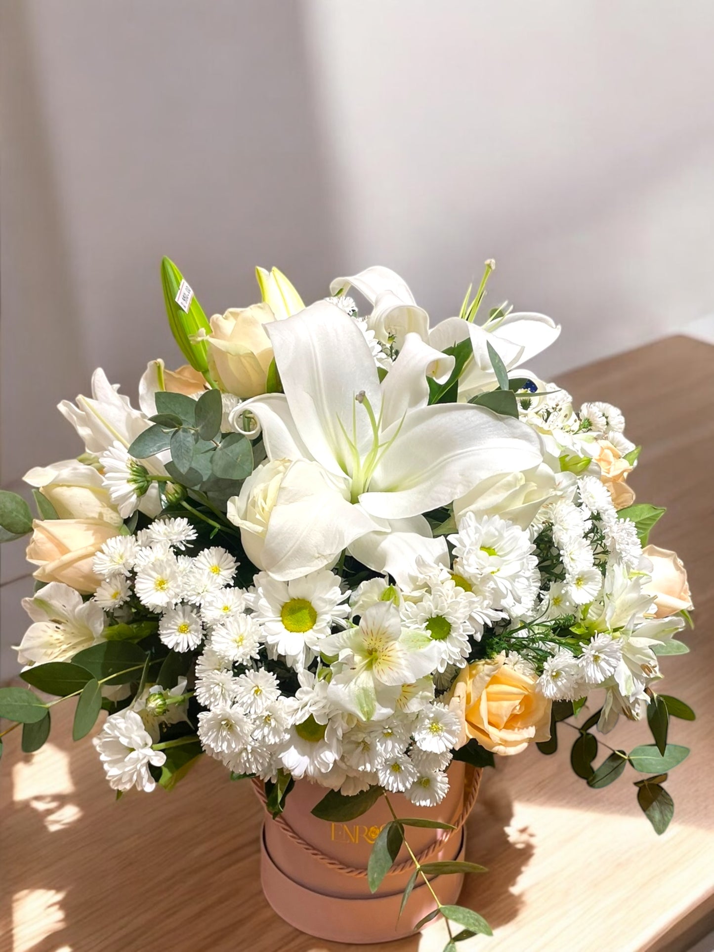 Classic Arrangement with White Lilies and Roses in a Pink Box ENROSE | Delicacy and Purity