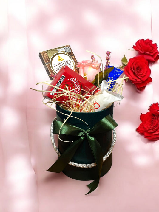 Caixa Elegante Verde com Chocolates e Rosas - Presente Sofisticado