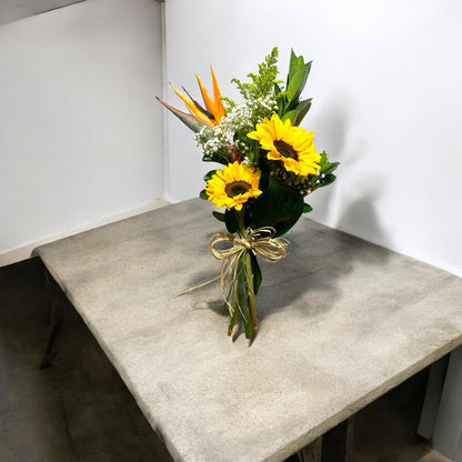 Buquê de Girassóis e Ave do Paraíso - Elegância Natural da ENROSE