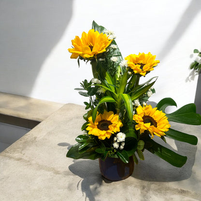 Sunflower Arrangement in Ceramic Vase - A Touch of Natural Beauty That Lasts