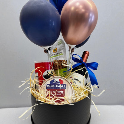 Exclusive Gift for Dad – Luxurious Box with Casillero del Diablo Wine and Gourmet Delights