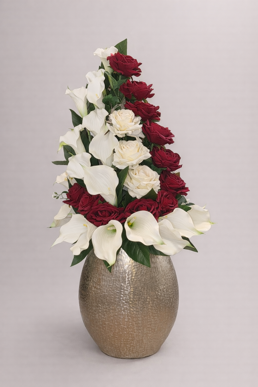Artificial Elegant Arrangement with Red Roses and Calla Lilies