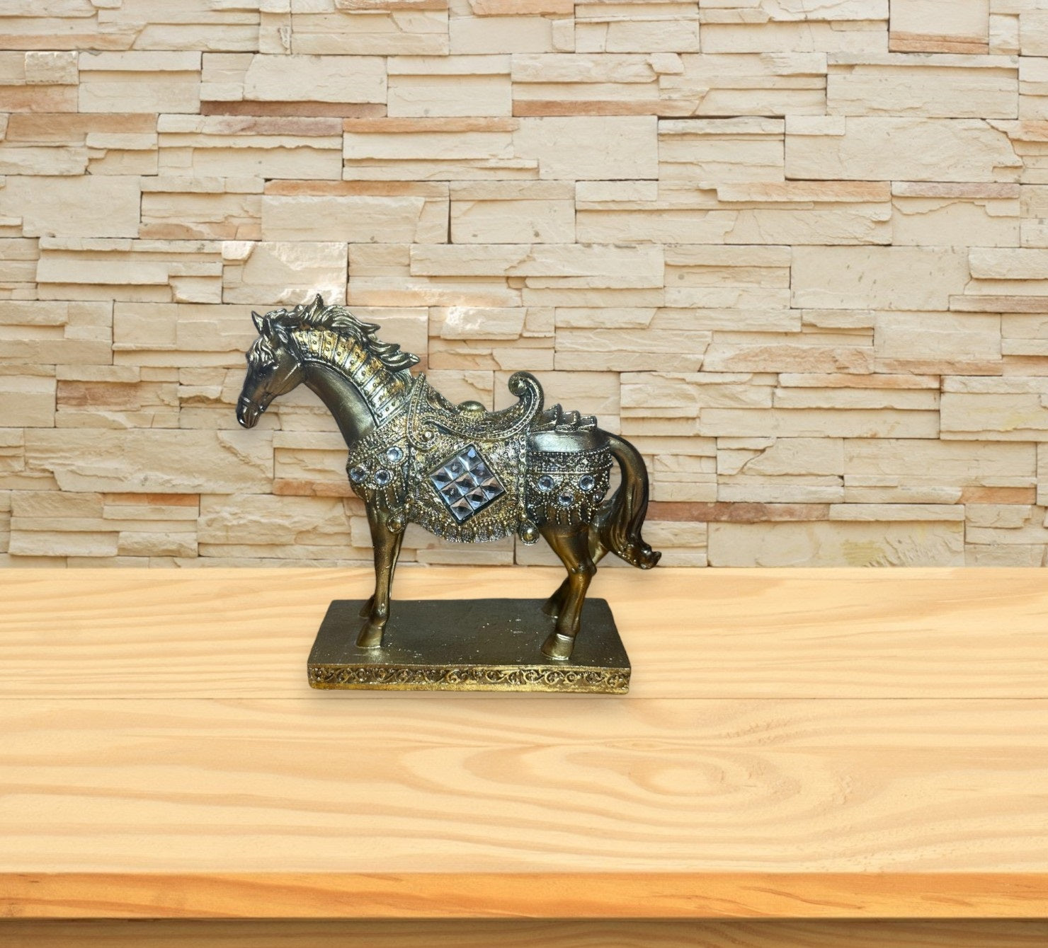 Estatueta Cavalo dourado 24cm