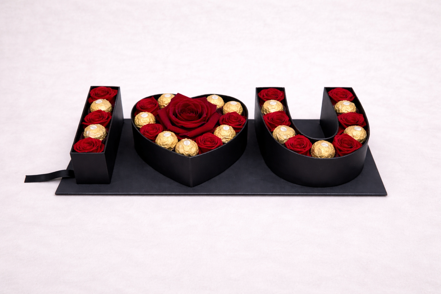 LOVE Box Luxo com Rosas e Ferrero Rocher