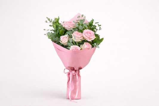 Buquê 8 Rosas cor de Rosa com Eucalipto