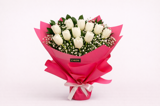 Buquê Delicado com 10 Tulipas Brancas