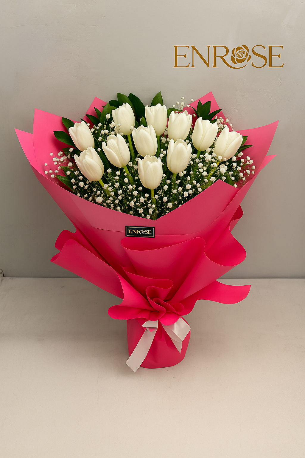 Buquê Delicado com 10 Tulipas Brancas