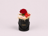 Caixa Premium com Rosa Vermelha e Chocolates Finos