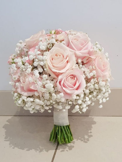 Delicate Bouquet of Pink Roses with Baby's Breath
