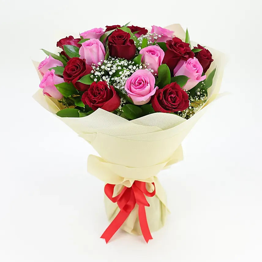 Exclusivo: Buquê de 18 rosas vermelhas e rosas Colombianas