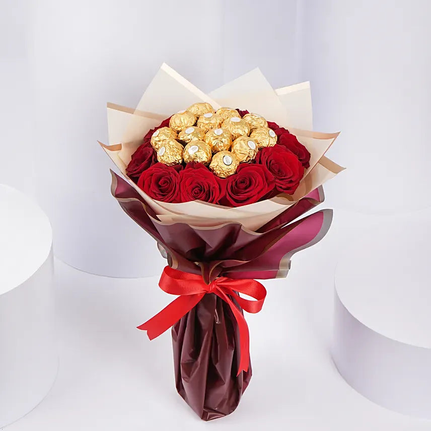 Buquê de Rosas Vermelhas com Ferrero Rocher - Elegância e Doçura