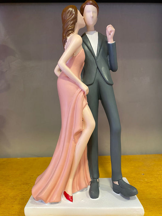 COUPLE RESIN DECORATIVE FIGURE